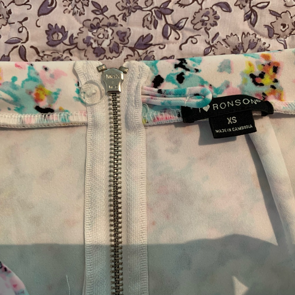 💚I Heart Ronson Floral Pencil Skirt size extra small mint pink white black - Picture 4 of 6